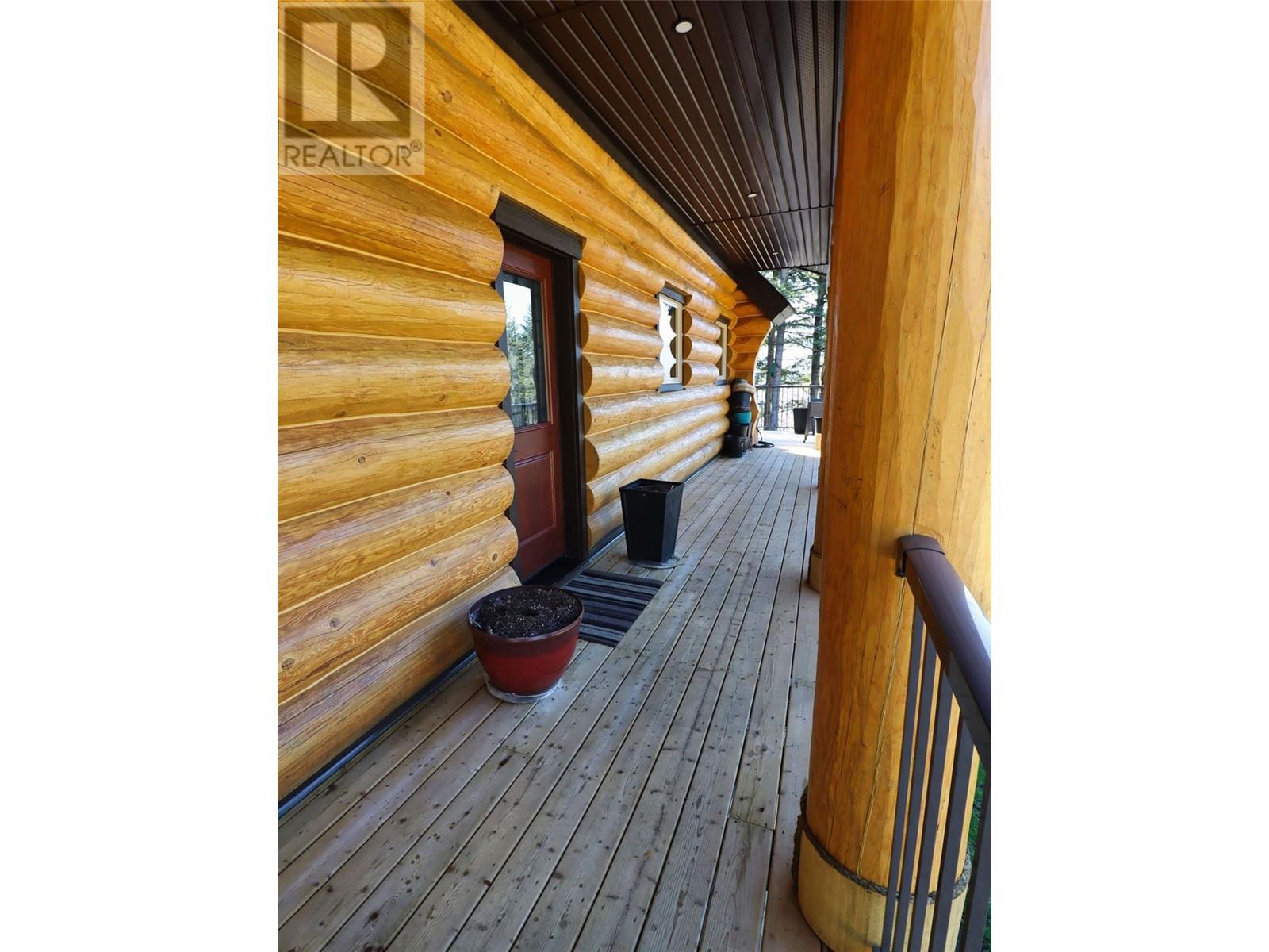 2589 Airstrip Road, Anglemont, British Columbia  V0E 1M8 - Photo 13 - 10309744