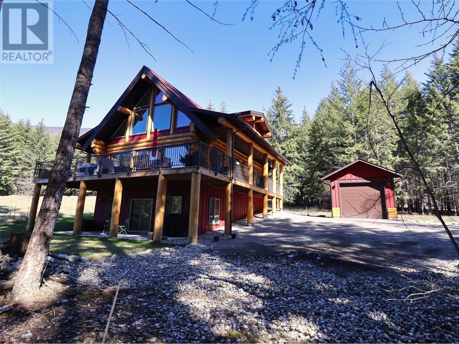 2589 Airstrip Road, Anglemont, British Columbia  V0E 1M8 - Photo 49 - 10309744