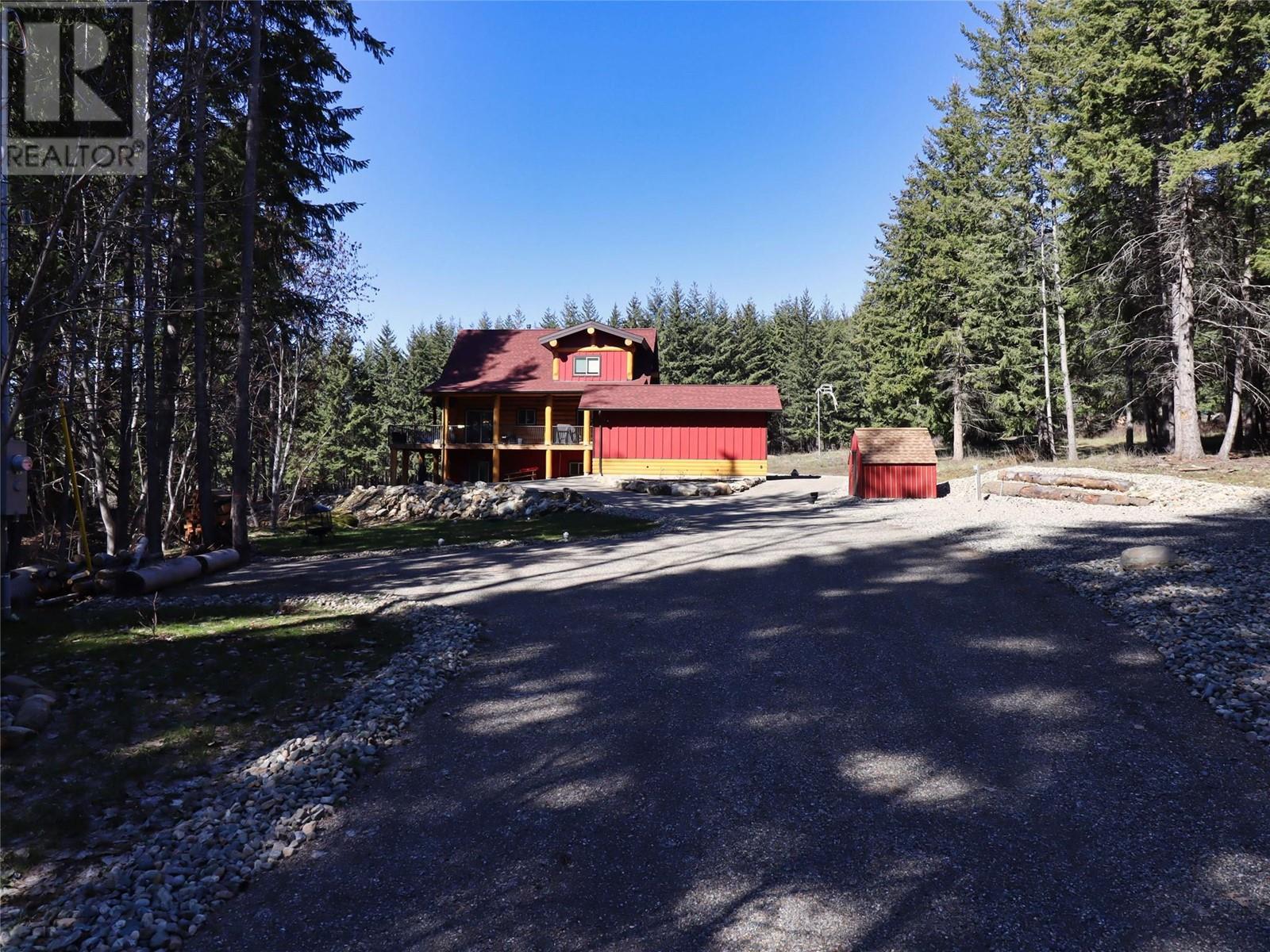 2589 Airstrip Road, Anglemont, British Columbia  V0E 1M8 - Photo 5 - 10309744