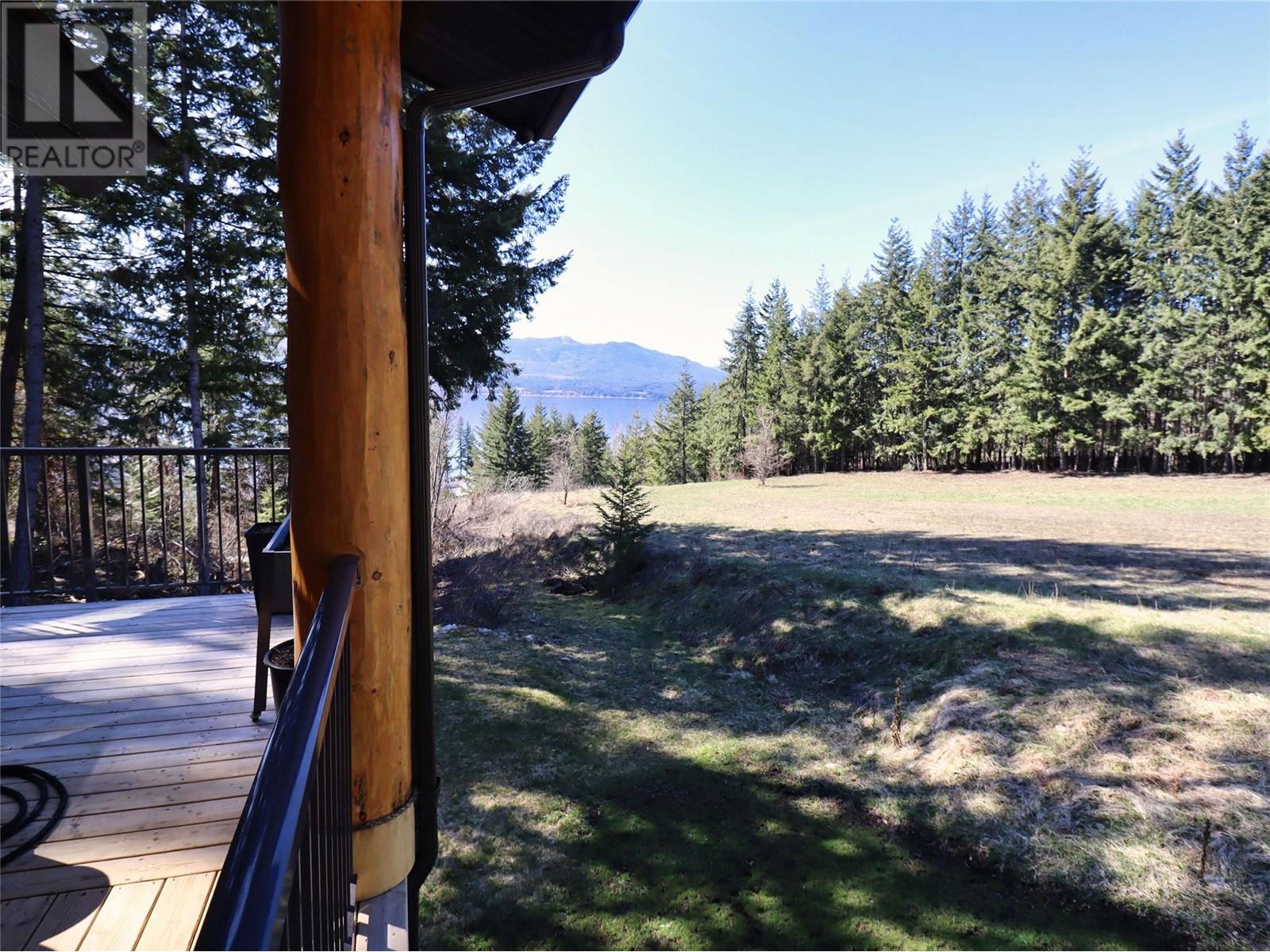 2589 Airstrip Road, Anglemont, British Columbia  V0E 1M8 - Photo 57 - 10309744