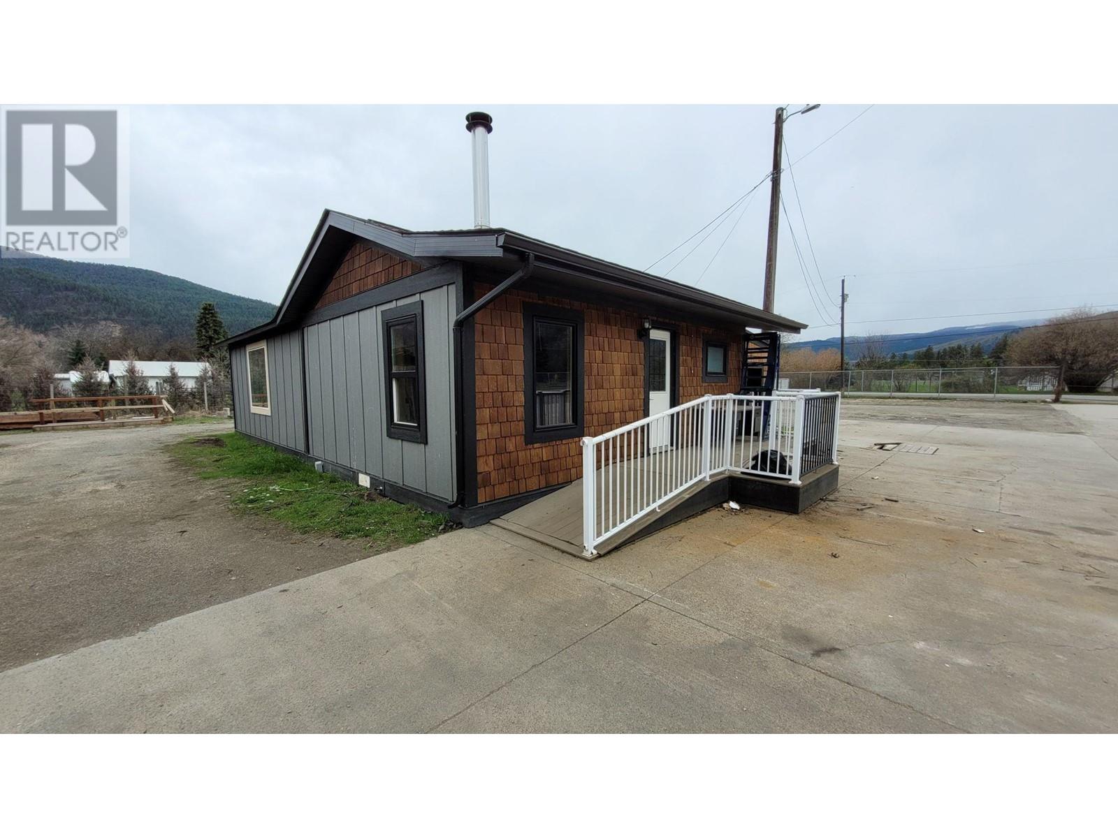 2750 Almond Gardens    E Road, Grand Forks, British Columbia  V0H 1H4 - Photo 2 - 2476072