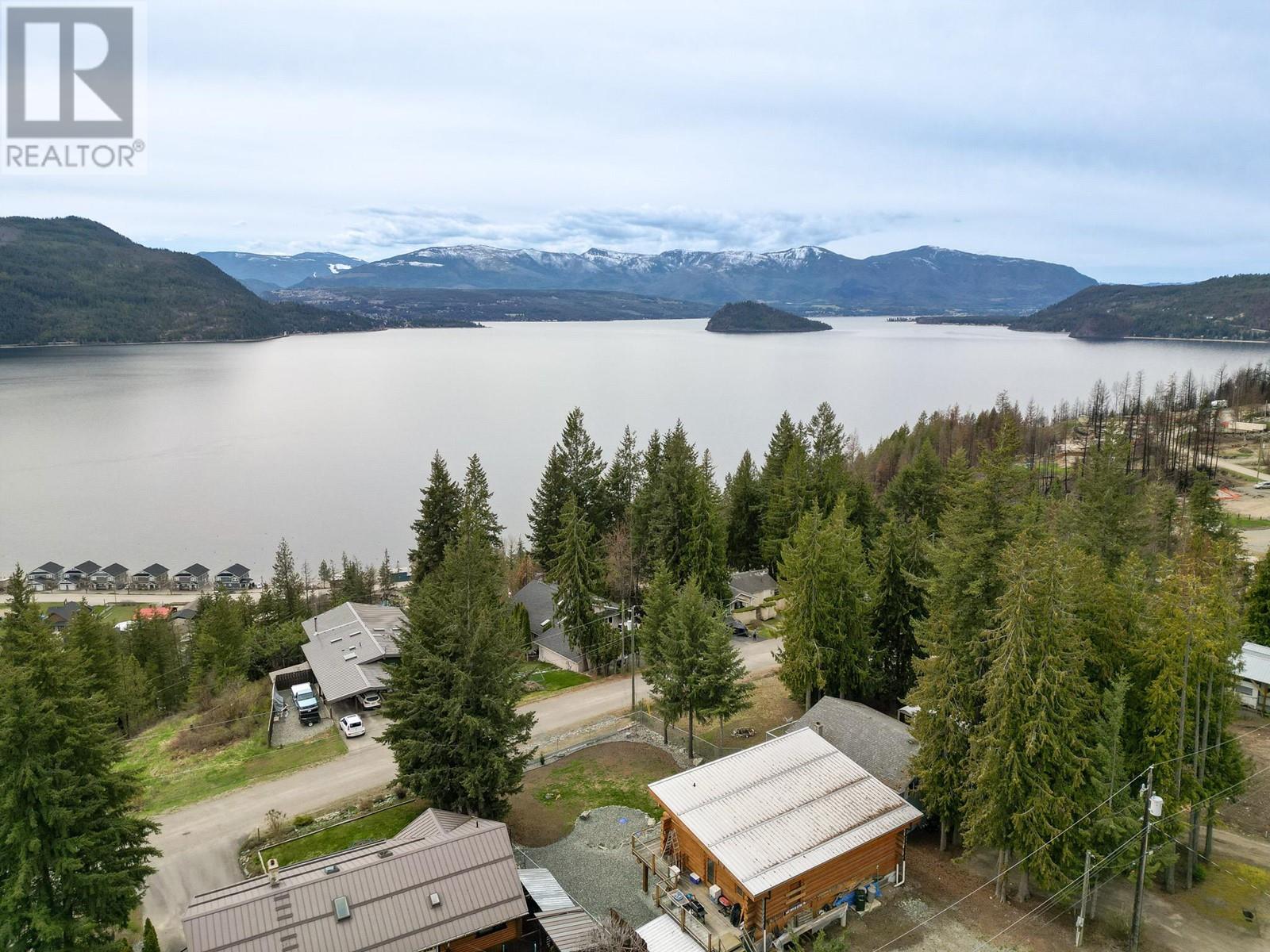 5271 Meadow Creek Crescent, Celista, British Columbia  V0E 1M6 - Photo 2 - 10309834