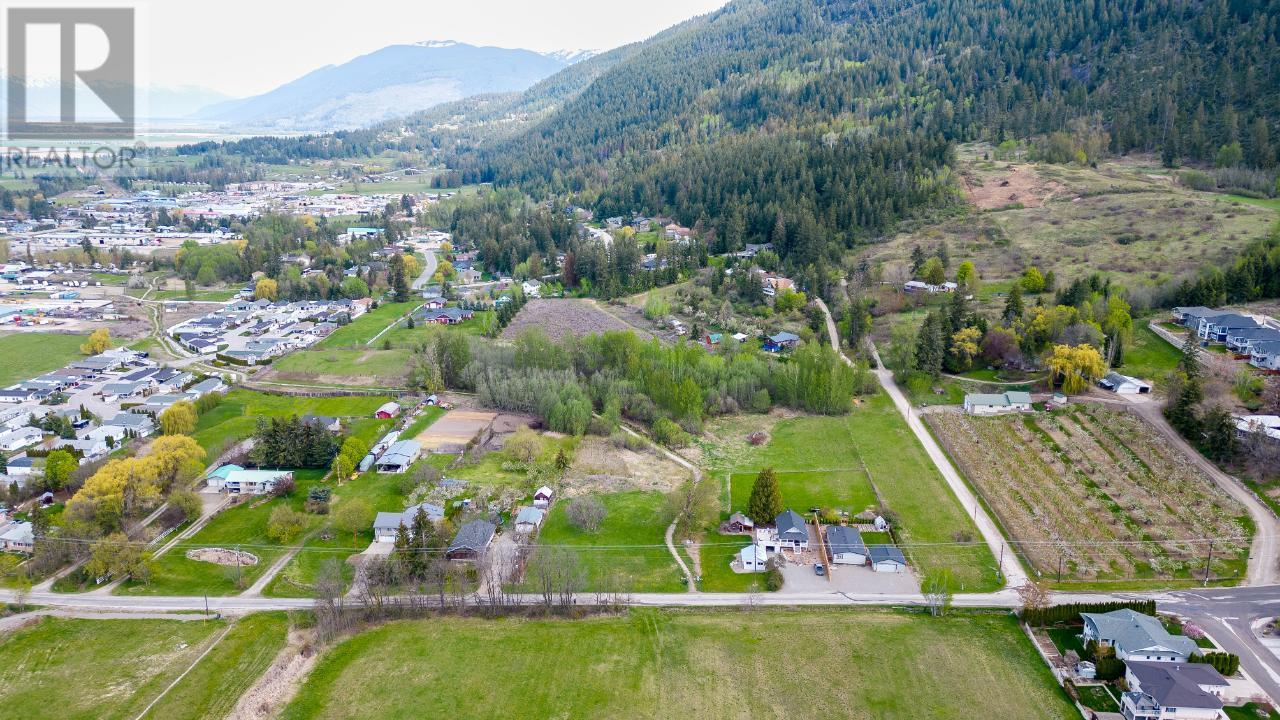 924 Devon Street, Creston, British Columbia  V0B 1G6 - Photo 14 - 2476116