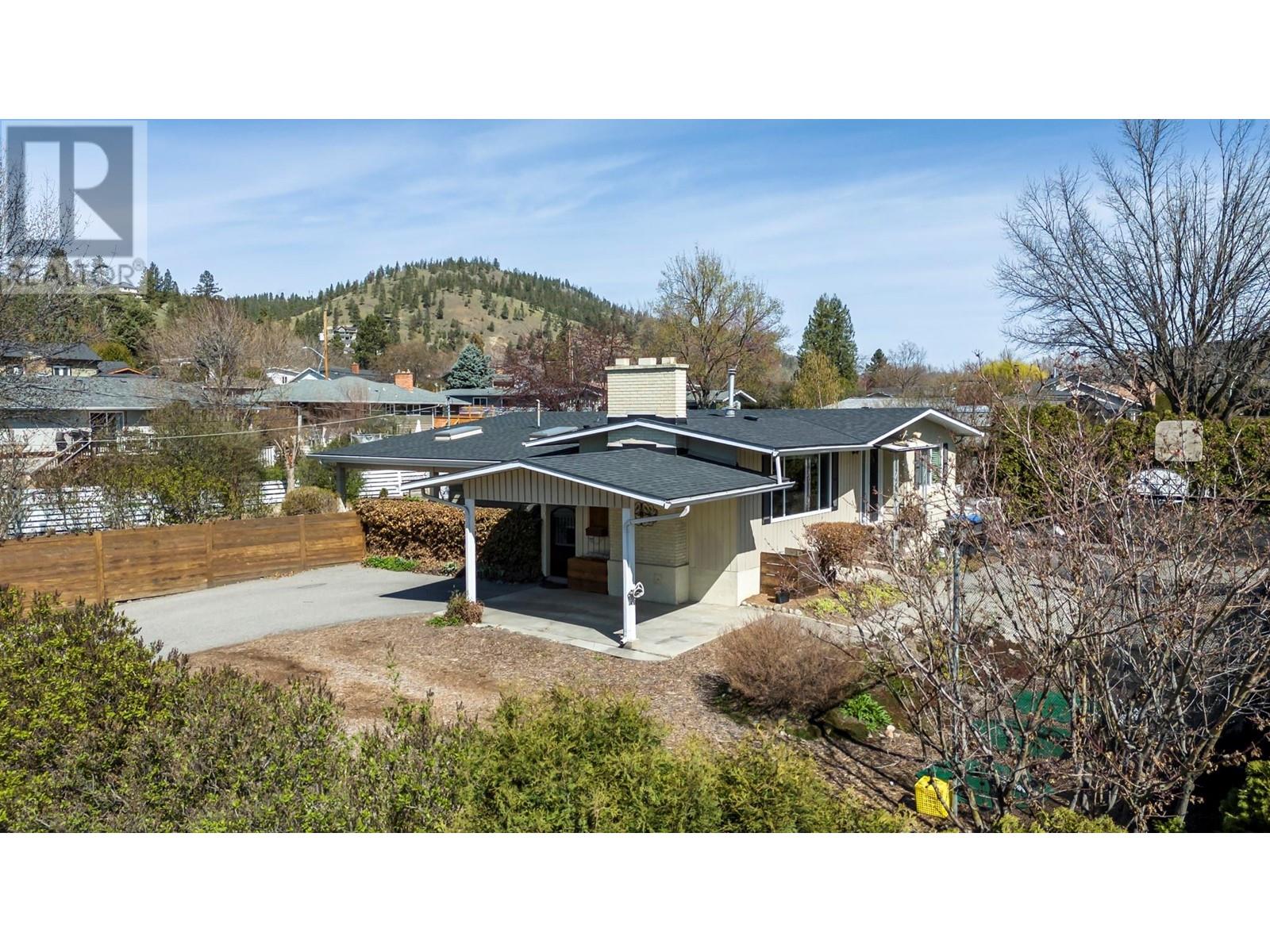 1880 Broadview Avenue, Kelowna, British Columbia  V1Y 4N8 - Photo 2 - 10310011