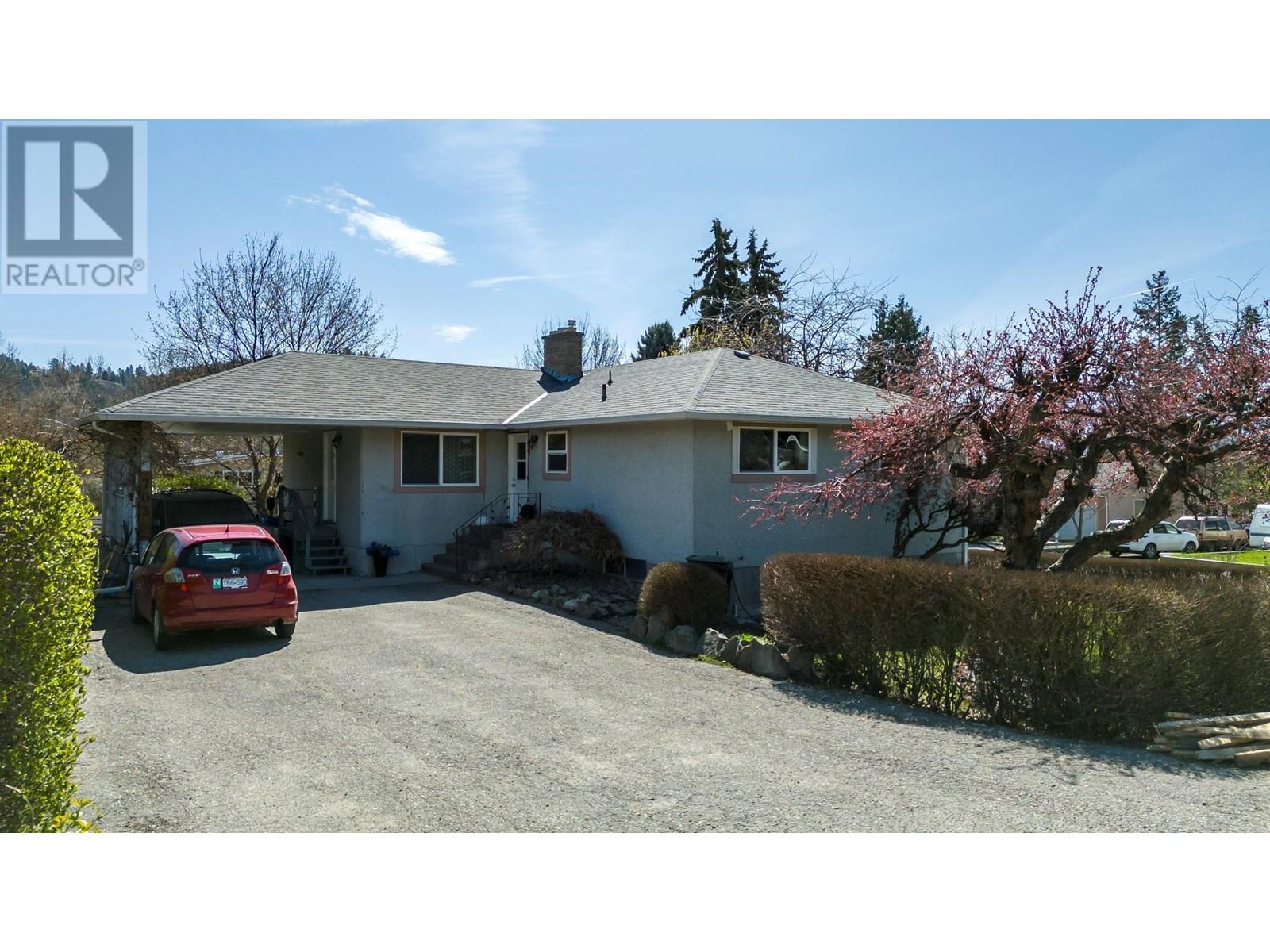 703 Glenburn Street, Kelowna, British Columbia  V1Y 4G4 - Photo 2 - 10310013