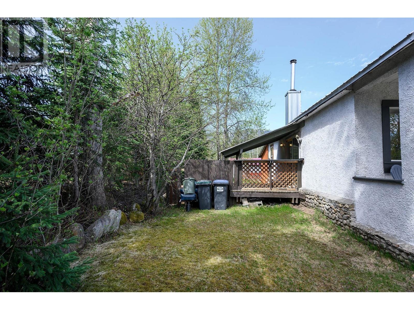 817 Main Street, Blue River, British Columbia  V0E 1J0 - Photo 27 - 177840