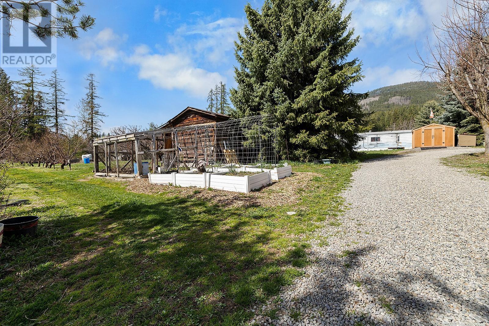 2813 3 Highway, Creston, British Columbia  V0B 1G1 - Photo 36 - 2476248