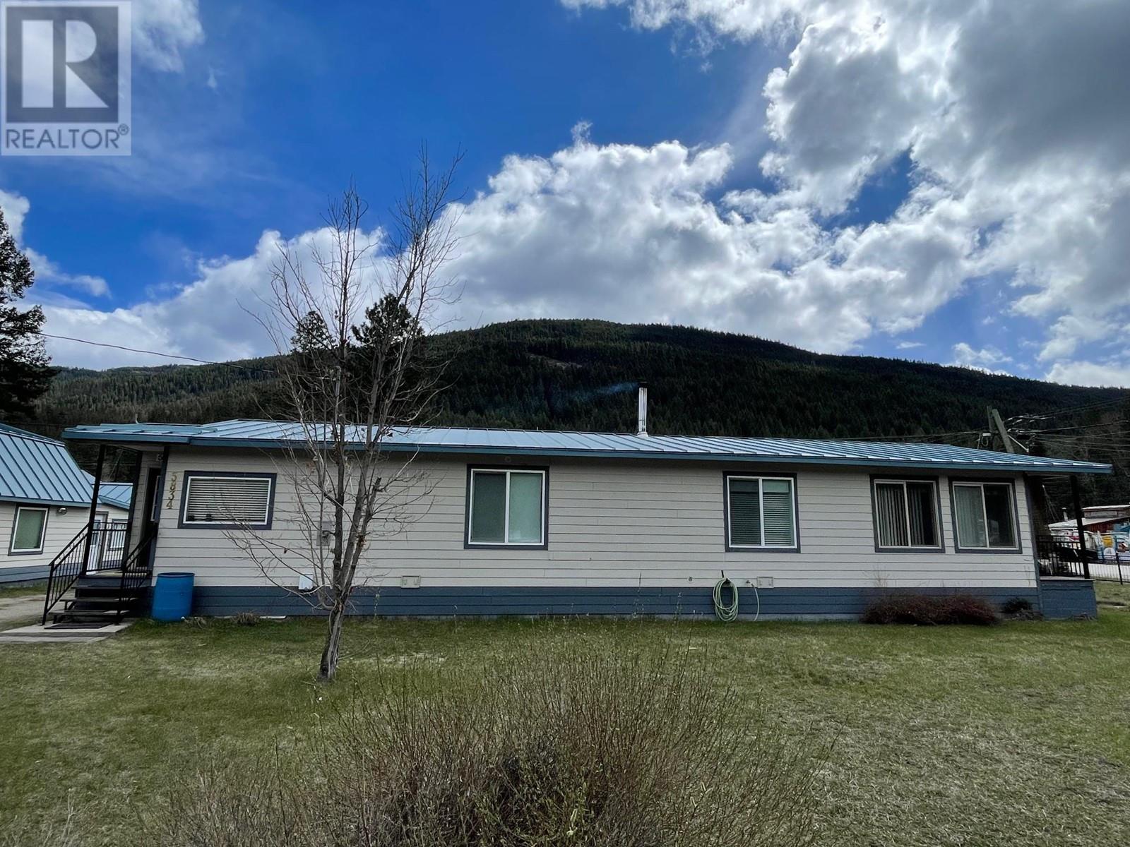 5834 3rd Street, Beaverdell, British Columbia  V0H 1A0 - Photo 2 - 10310404