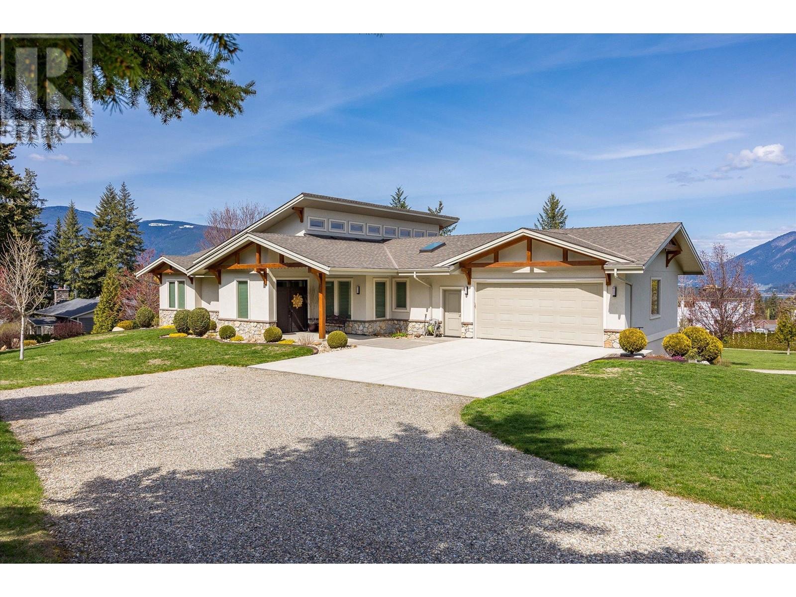 1091 12 Street Se, Salmon Arm, British Columbia  V1E 2C8 - Photo 1 - 10310858