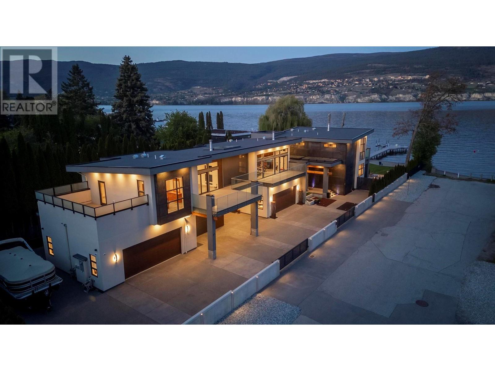 704 Stonor Street, Summerland, British Columbia  V0H 1Z9 - Photo 1 - 10313828