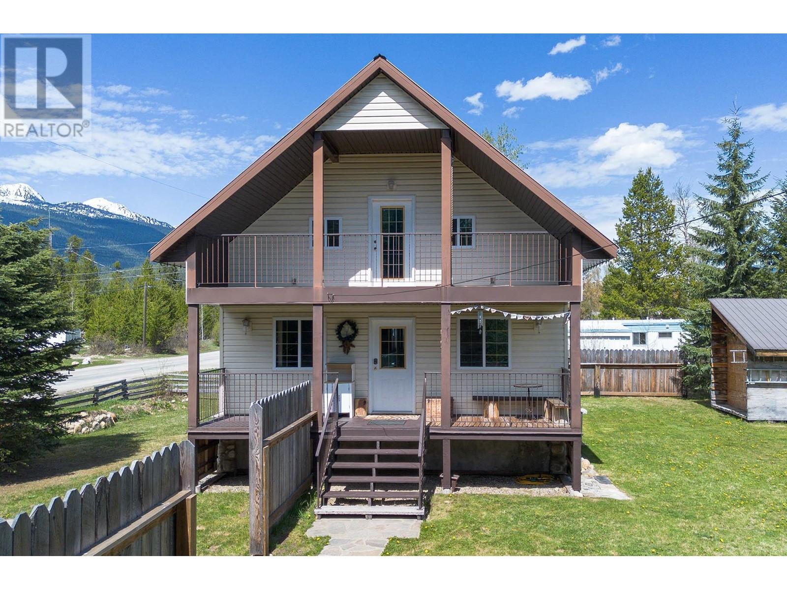 790 Spruce Street, Blue River, British Columbia  V0E 1J0 - Photo 1 - 178462