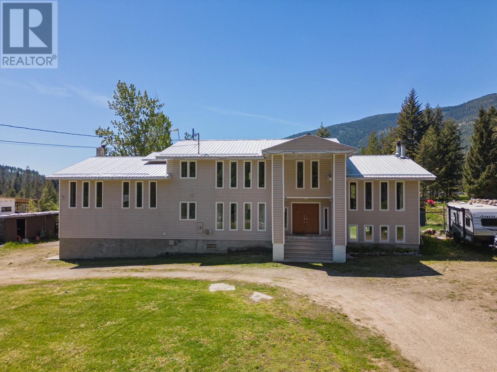 2642 Norns Creek Road, Castlegar, British Columbia  V1N 4T3 - Photo 1 - 2476910