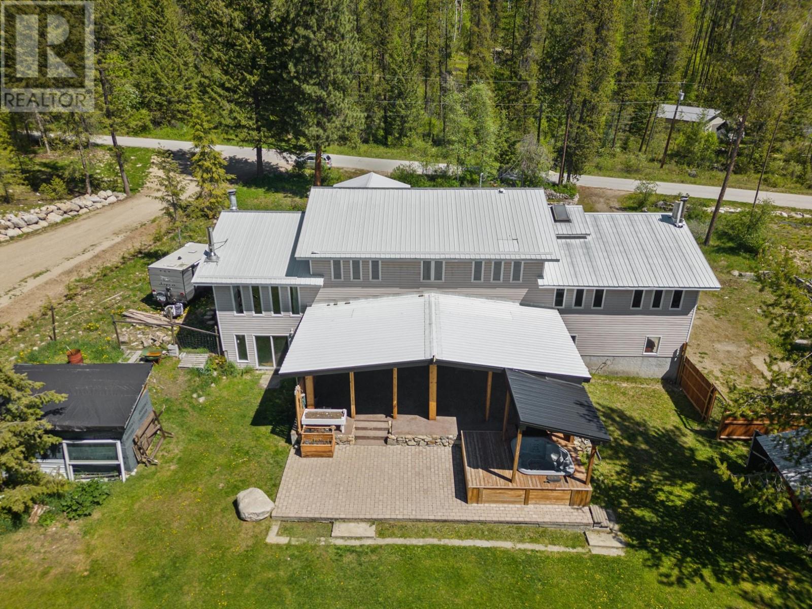 2642 Norns Creek Road, Castlegar, British Columbia  V1N 4T3 - Photo 4 - 2476910