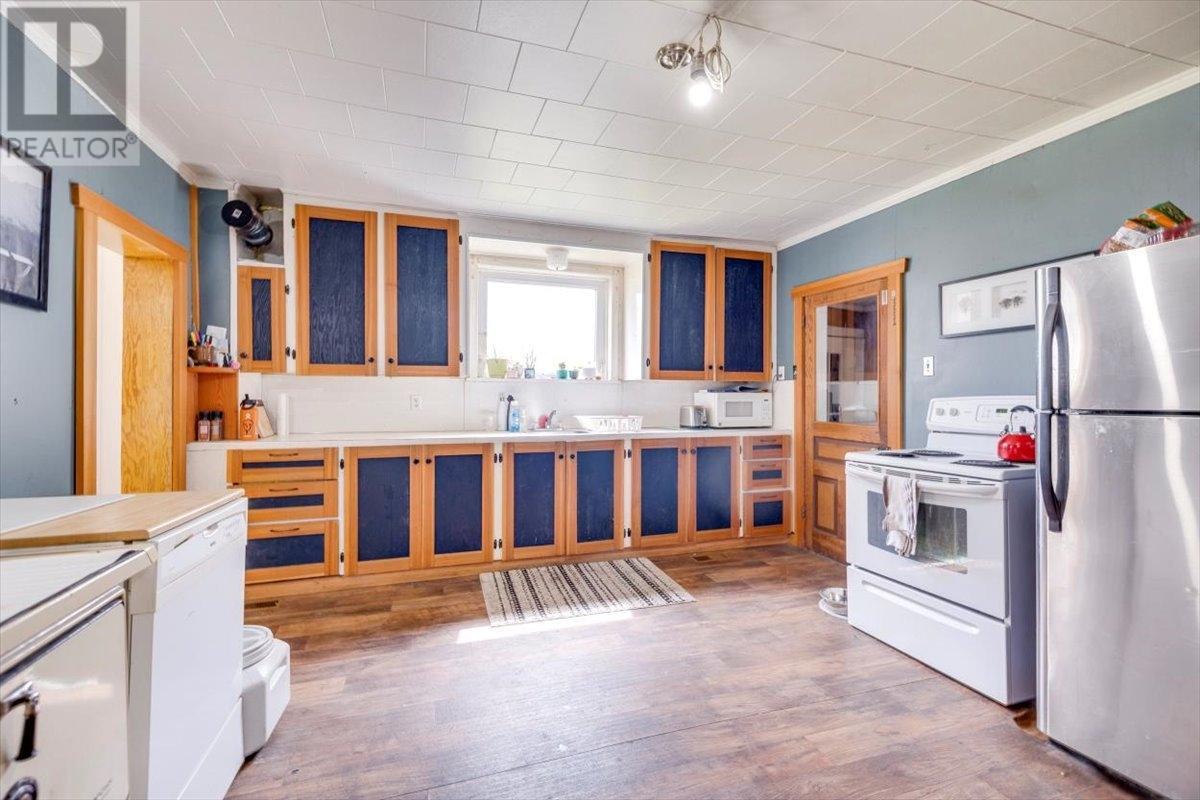 741 5th Avenue, Fernie, British Columbia  V0B 1M0 - Photo 14 - 2476931