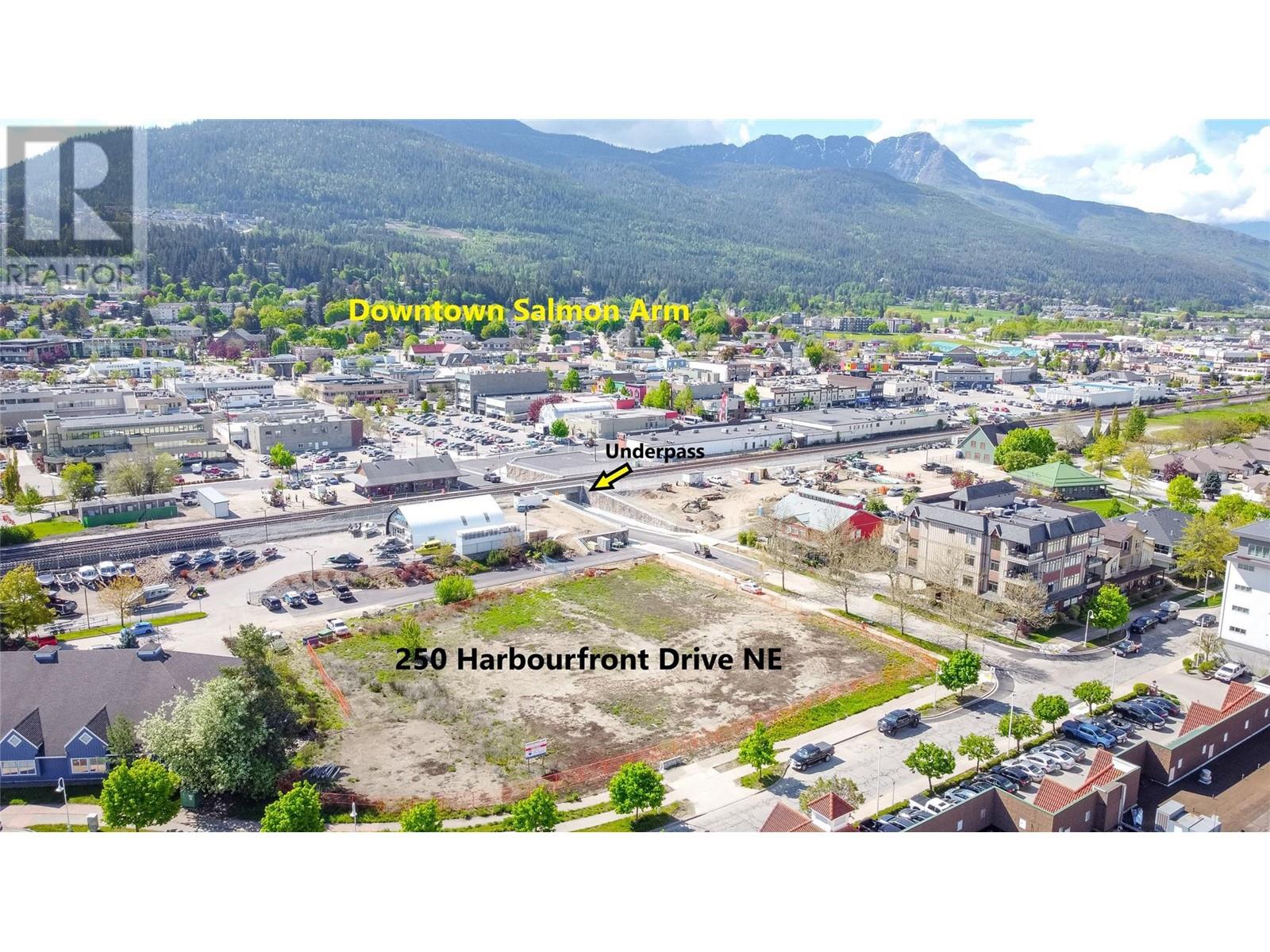 250 Harbourfront Drive Ne, Salmon Arm, British Columbia  V1E 0B3 - Photo 12 - 10314034