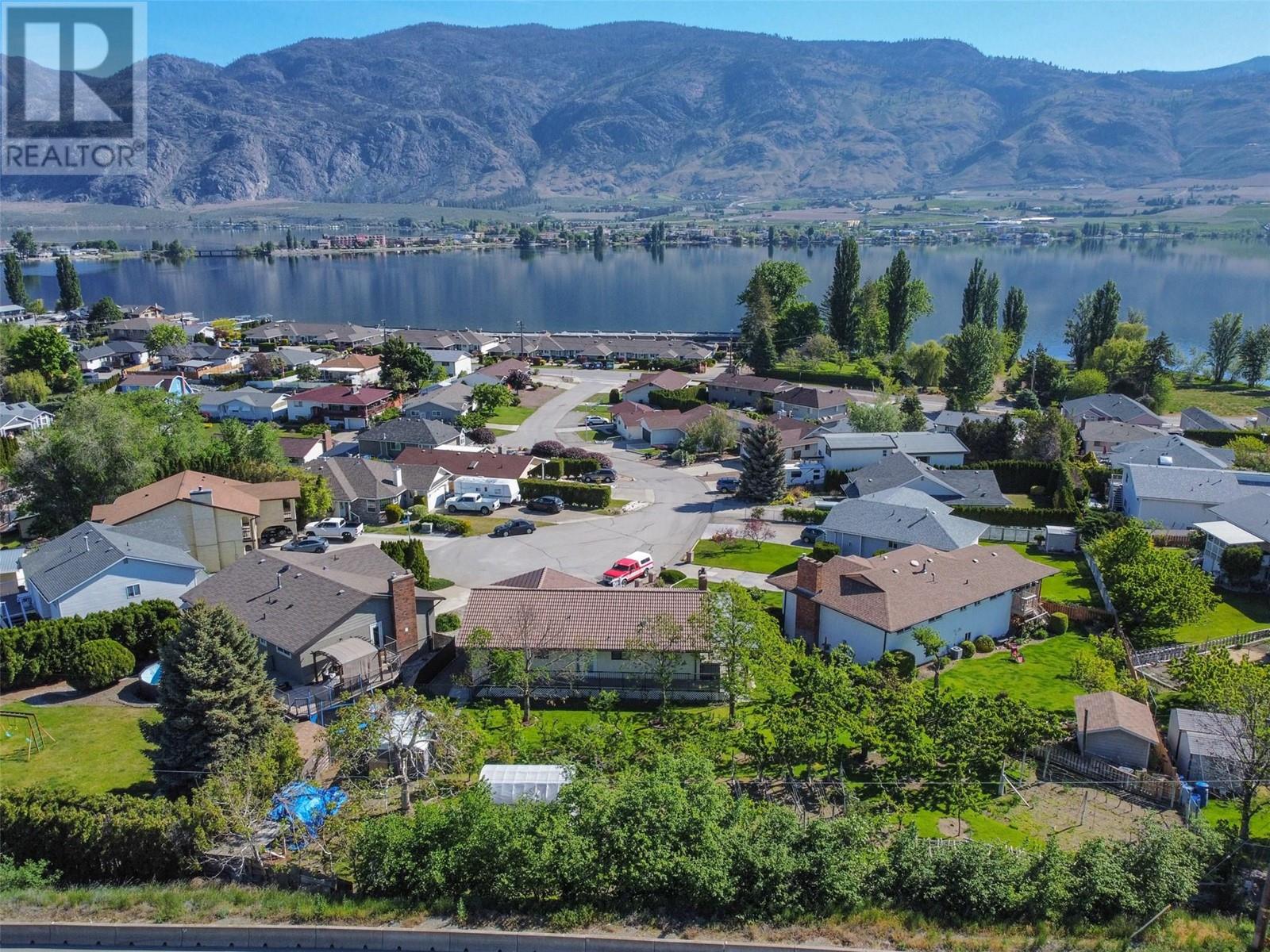 18 Heather Place, Osoyoos, British Columbia  V0H 1V1 - Photo 2 - 10313995