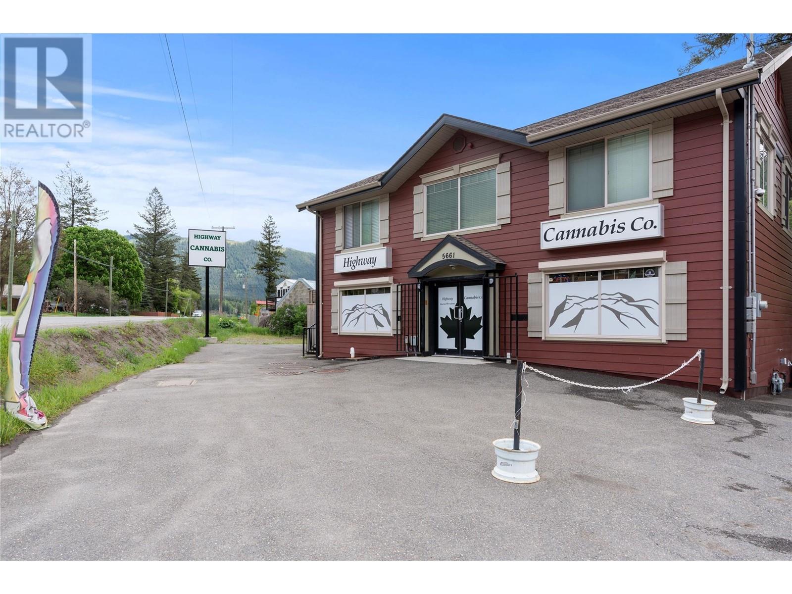 5661 97 Highway, Falkland, British Columbia  V0E 1W0 - Photo 34 - 10314352