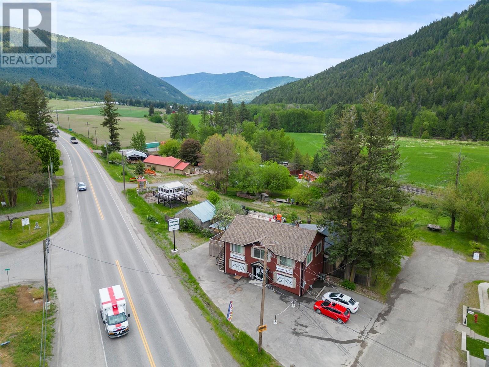 5661 97 Highway, Falkland, British Columbia  V0E 1W0 - Photo 41 - 10314352