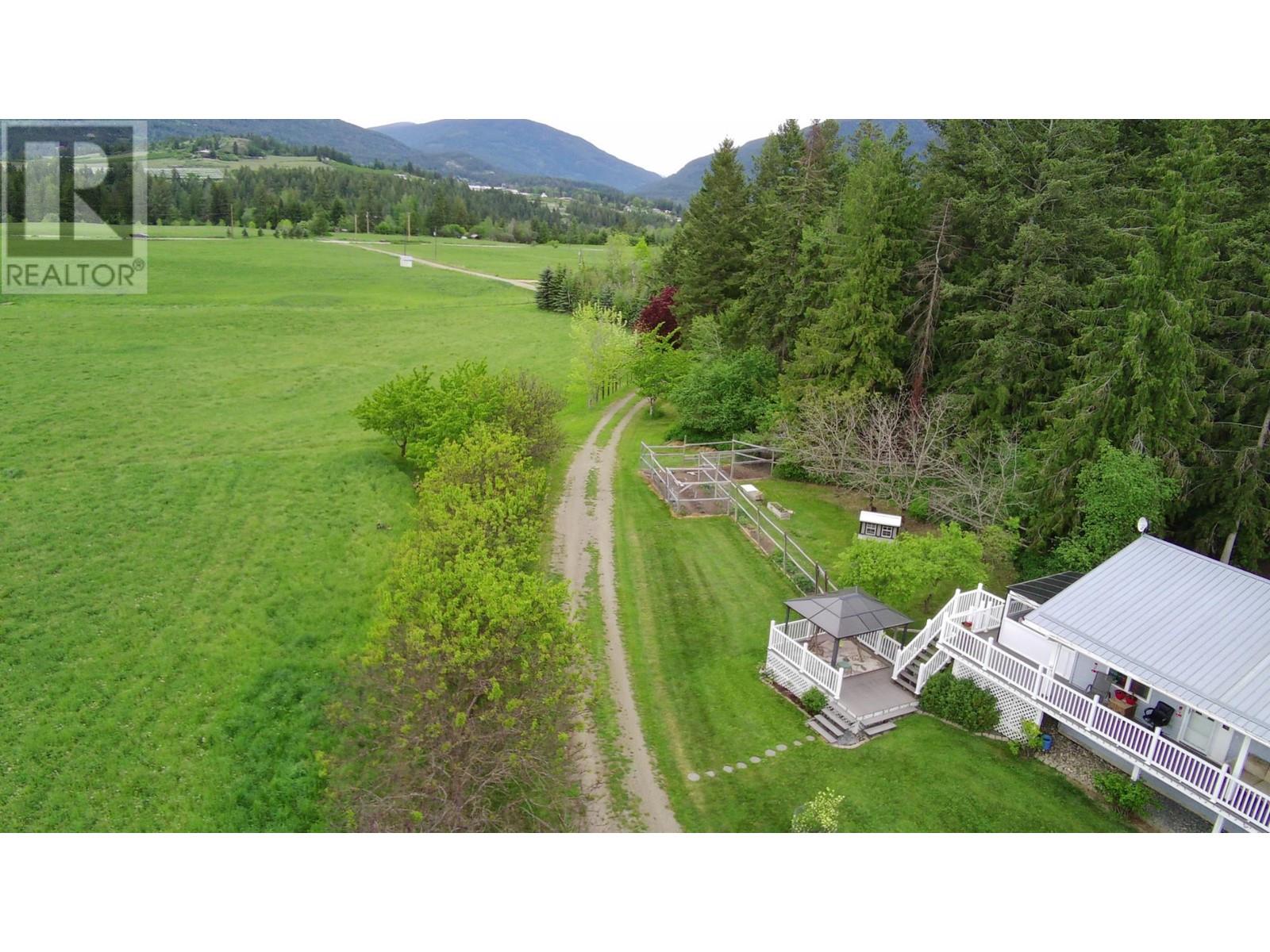 3635 Phillips Road, Creston, British Columbia  V0B 1G2 - Photo 32 - 2477090