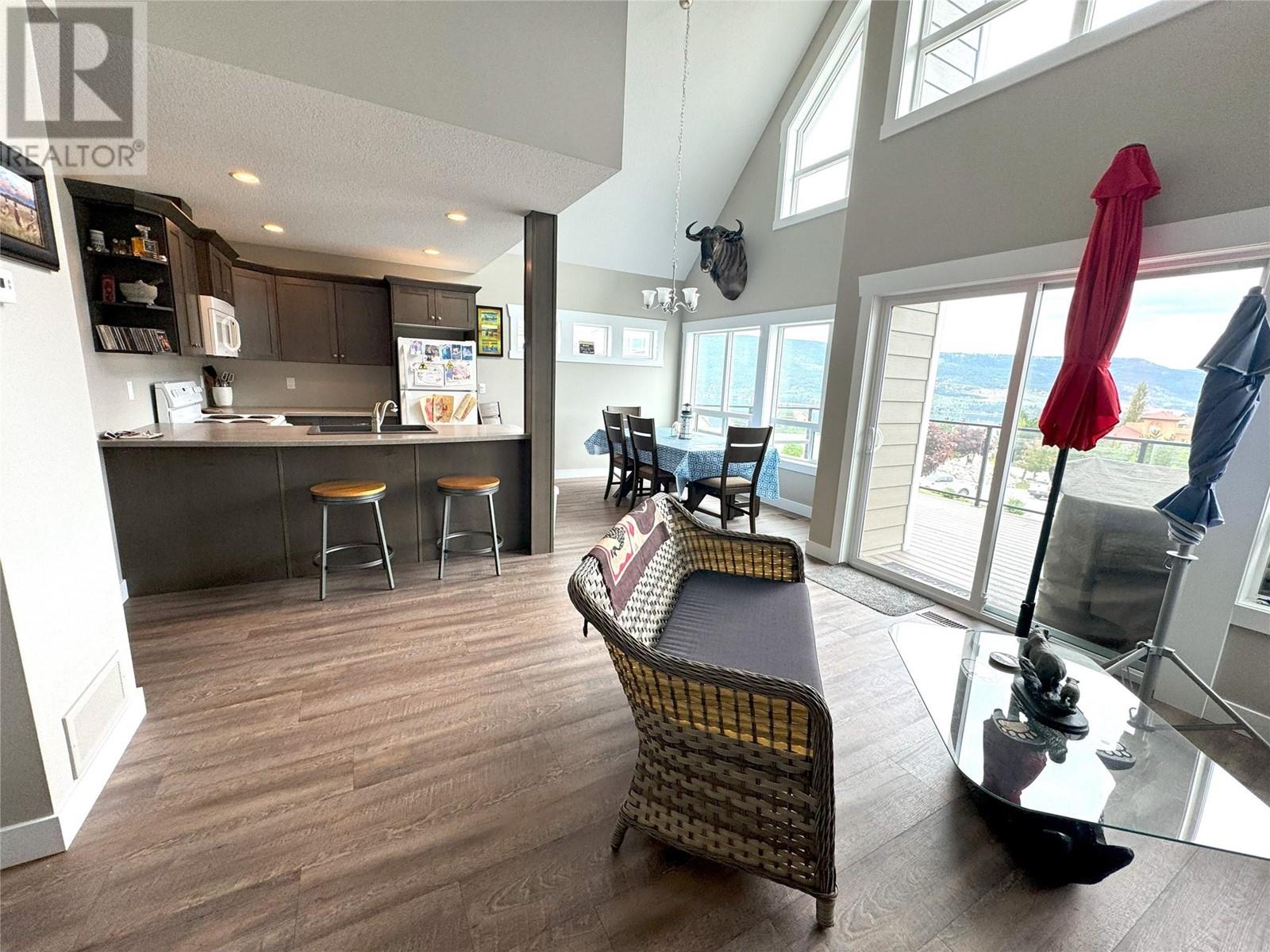 6862 Madrid Way, Kelowna, British Columbia  V1Z 3R8 - Photo 12 - 10314188