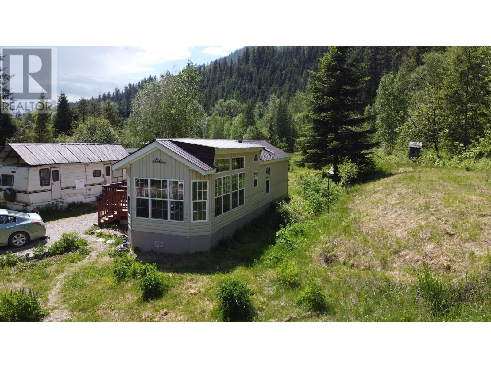 2467 Slocan Valley  West Road, Slocan Park, British Columbia  V0G 2E0 - Photo 1 - 2477224