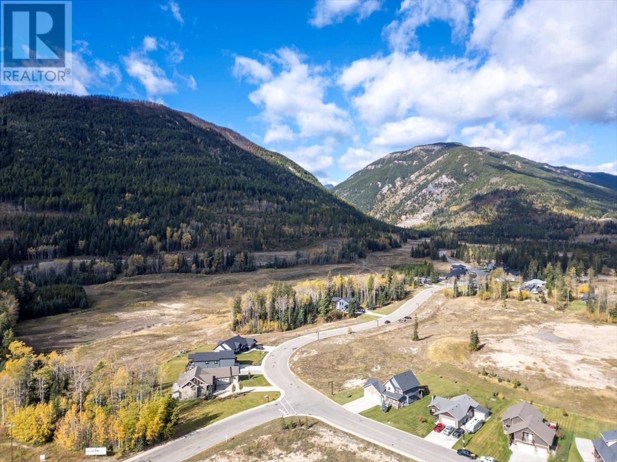 2107 Whiskey Jack Drive, Sparwood, British Columbia  V0B 2G2 - Photo 21 - 2477258