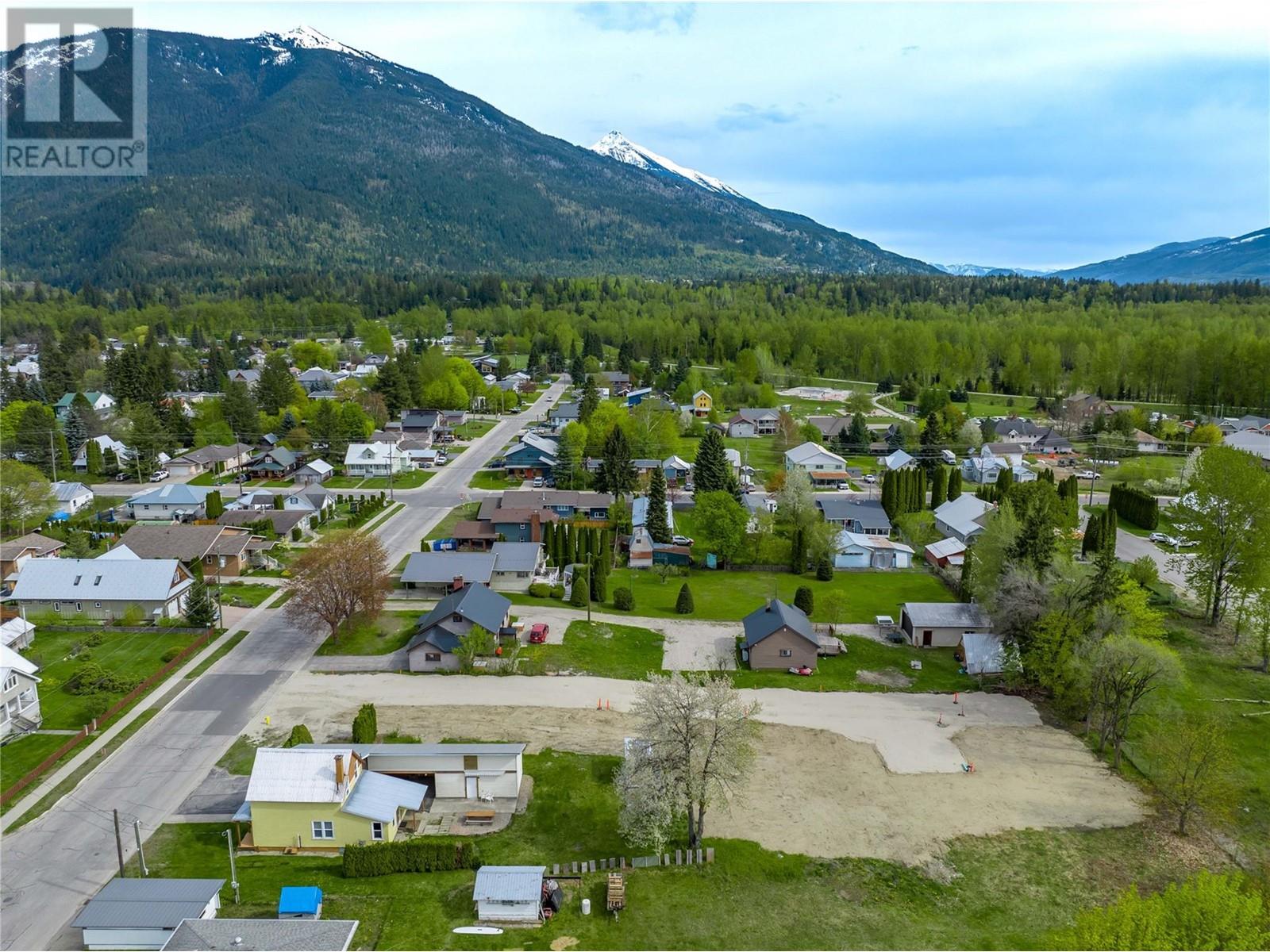 Sl C Eighth Street E Lot# Proposed, Revelstoke, British Columbia  V0E 2S0 - Photo 1 - 10315111