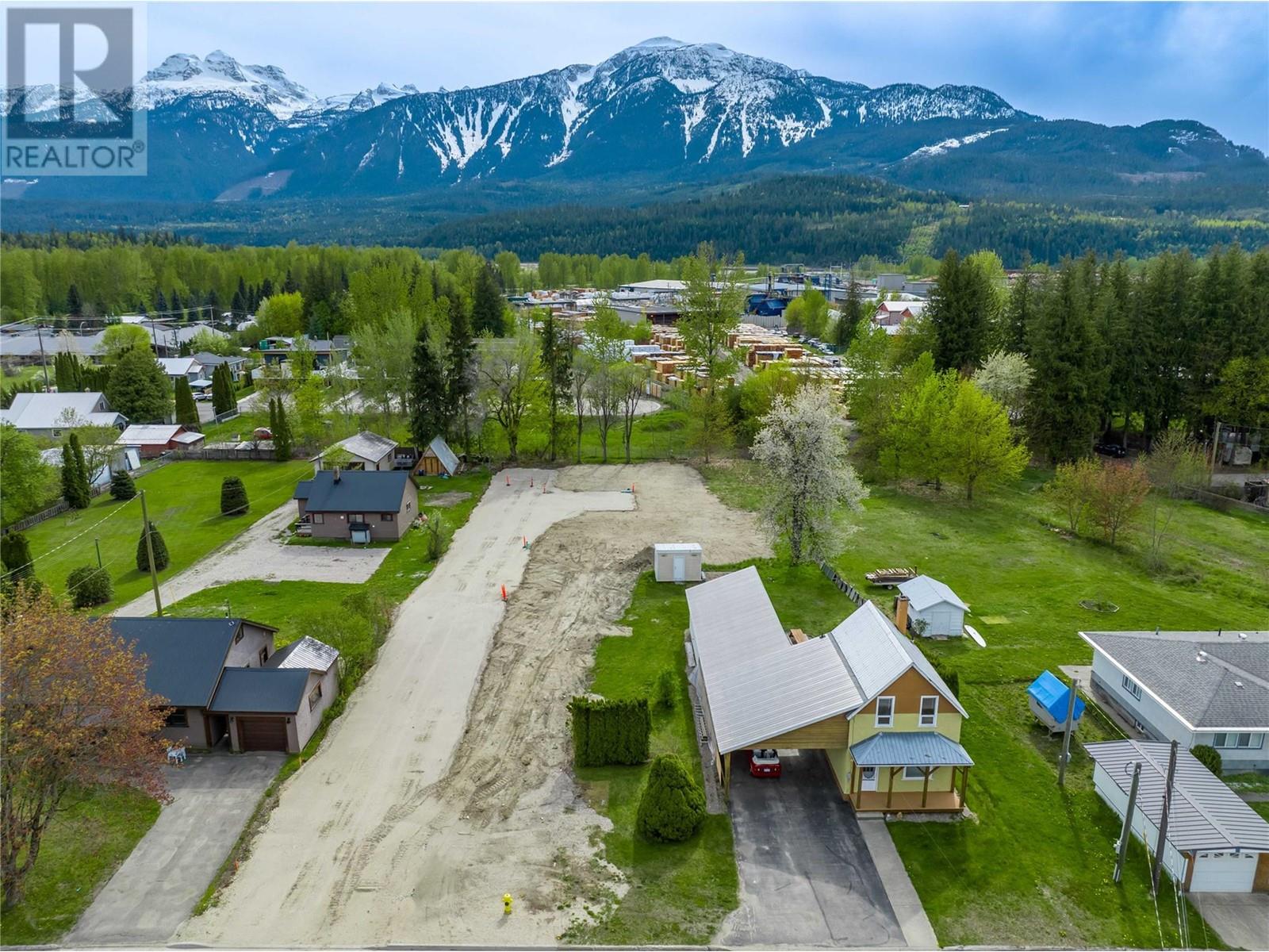 Sl C Eighth Street E Lot# Proposed, Revelstoke, British Columbia  V0E 2S0 - Photo 4 - 10315111