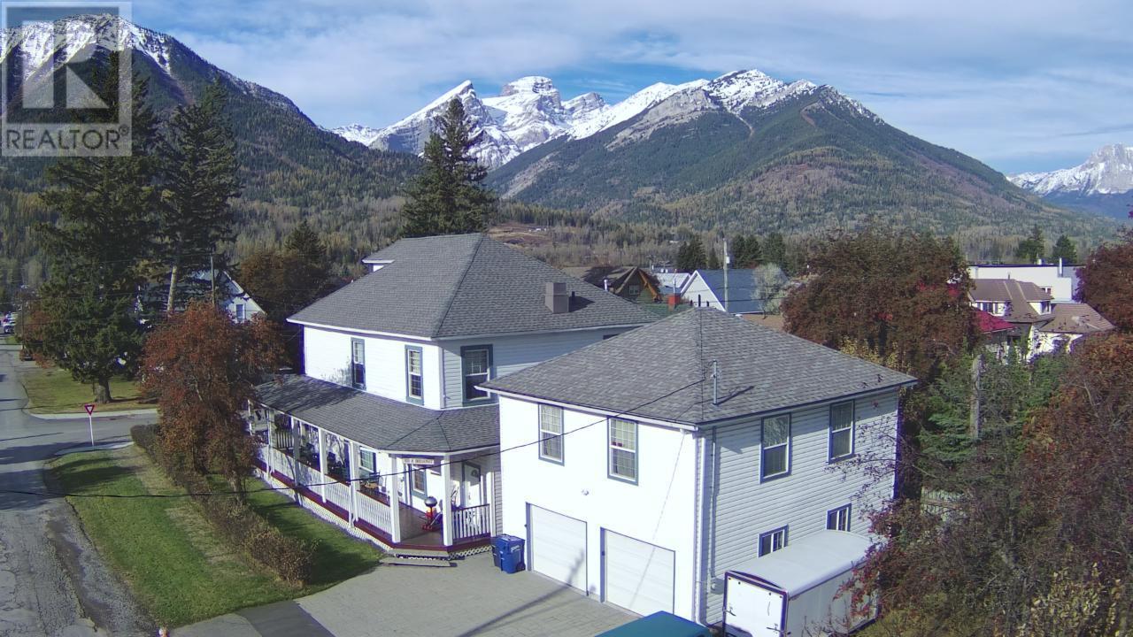 802 4th Avenue, Fernie, British Columbia  V0B 1M0 - Photo 1 - 2477269