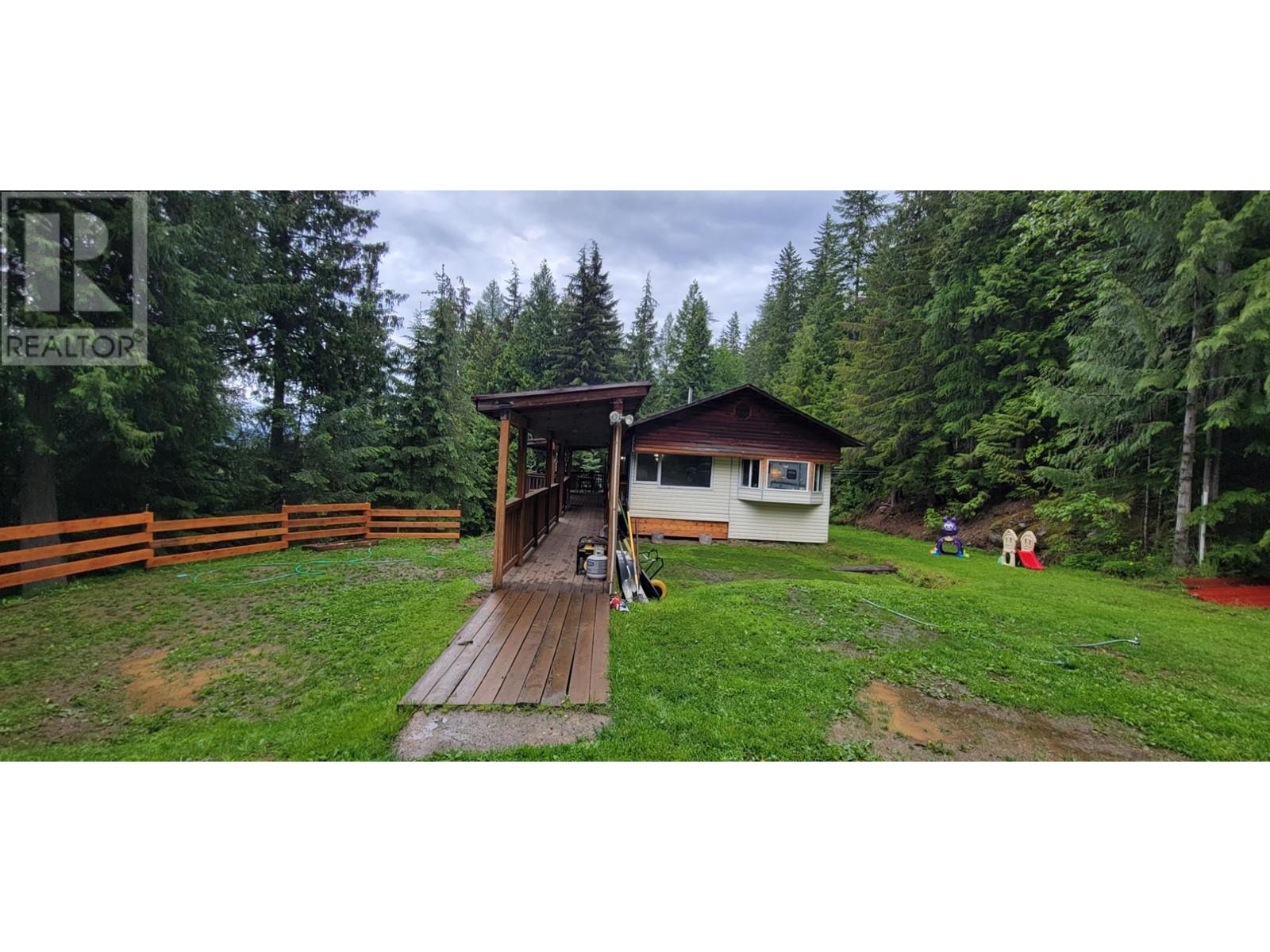 8749 6 Highway, Silverton, British Columbia  V0G 1S1 - Photo 21 - 2477253