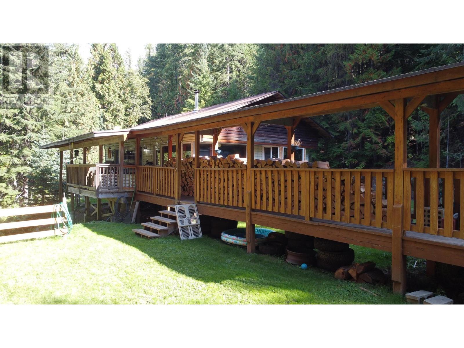 8749 6 Highway, Silverton, British Columbia  V0G 1S1 - Photo 22 - 2477253