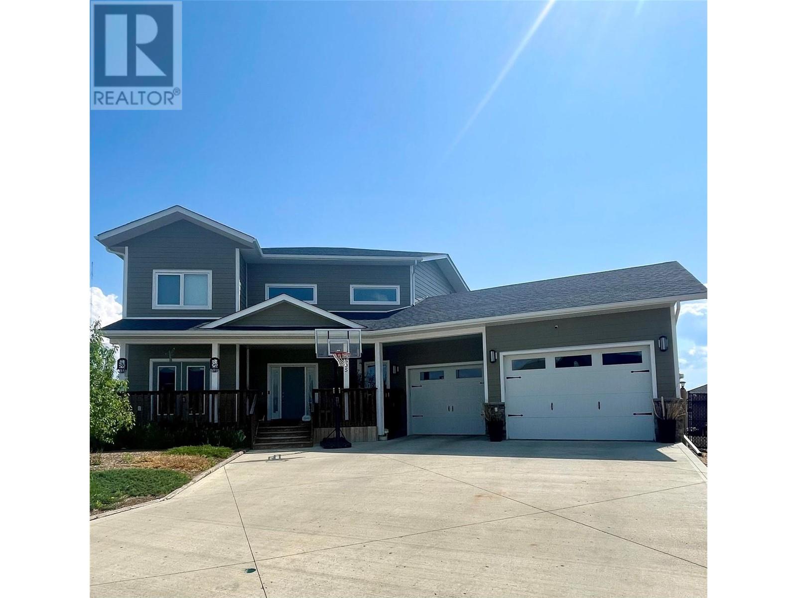 805 89 Avenue, Dawson Creek, British Columbia  V1G 0A8 - Photo 1 - 10315800