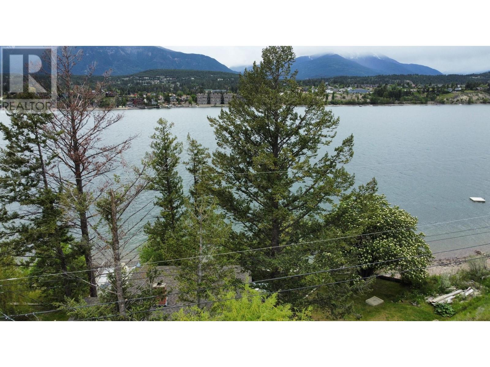 725 Lakeview Road, Invermere, British Columbia  V0A 1K3 - Photo 17 - 2477440