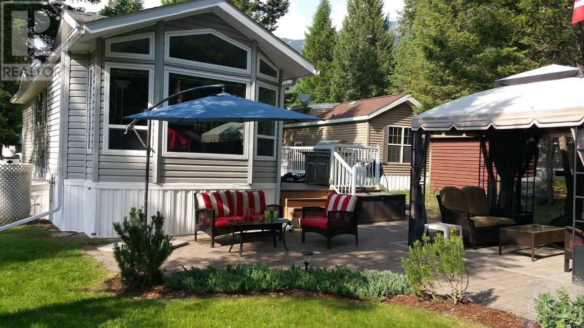 4889 Lynx Crescent, Radium Hot Springs, British Columbia  V0A 1M0 - Photo 1 - 2477522