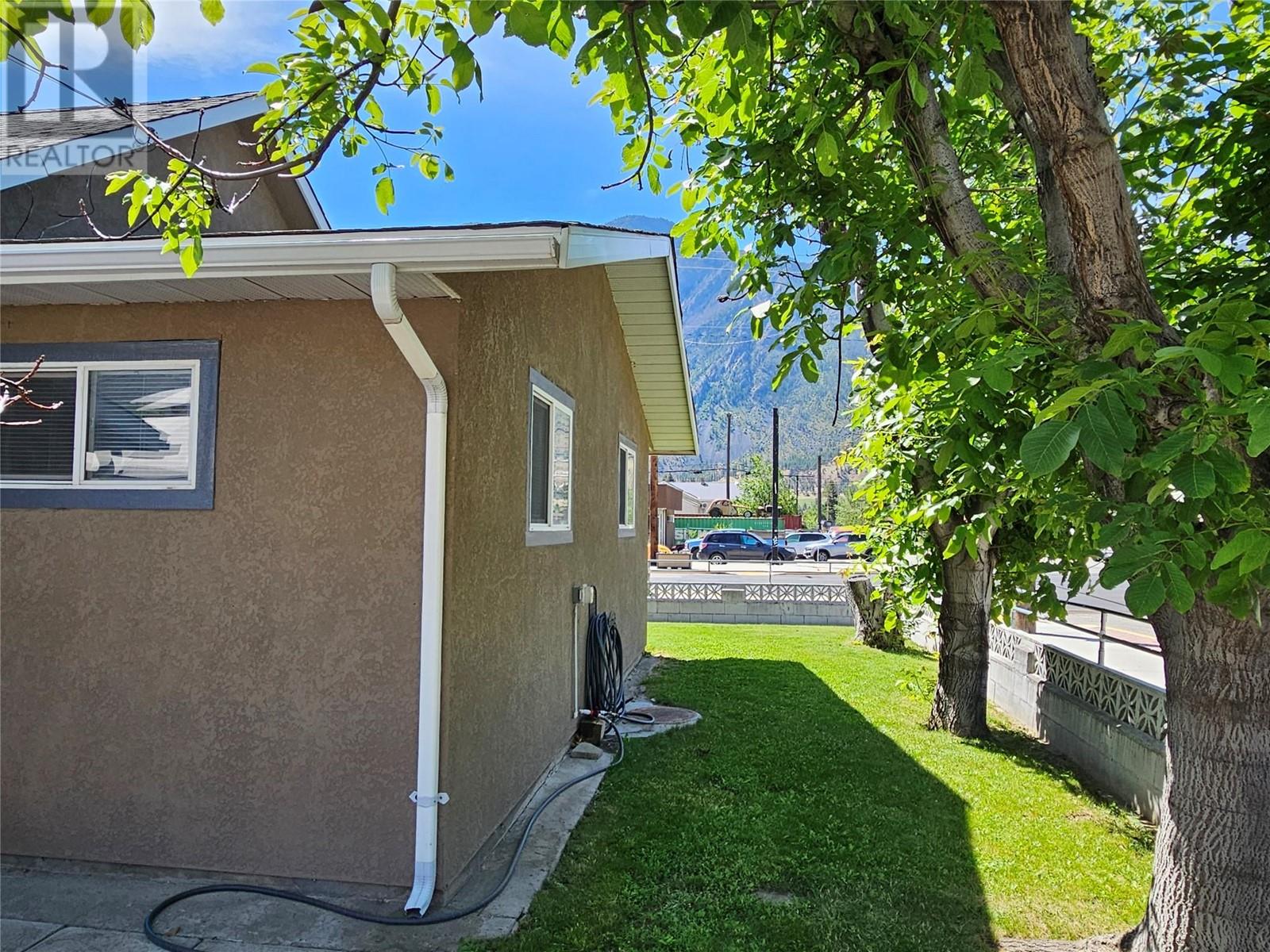 504 7th Avenue, Keremeos, British Columbia  V0X 1N3 - Photo 25 - 10316319