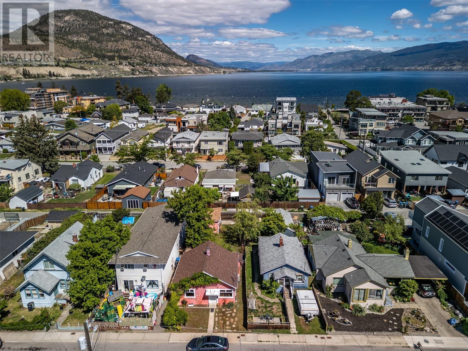 471 & 463 Heales Avenue, Penticton, British Columbia  V2A 5C5 - Photo 2 - 10316386