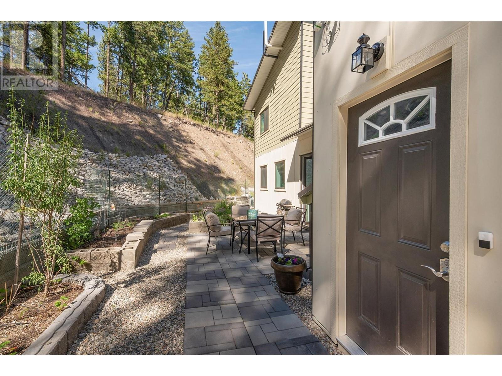 6131 Seymoure Lane, Peachland, British Columbia  V0H 1X4 - Photo 55 - 10316973