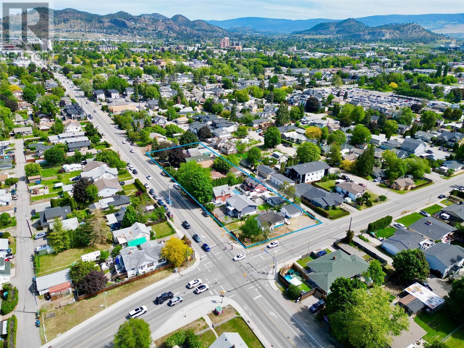 2243 Richter Street, Kelowna, British Columbia  V1Y 2N9 - Photo 2 - 10316030