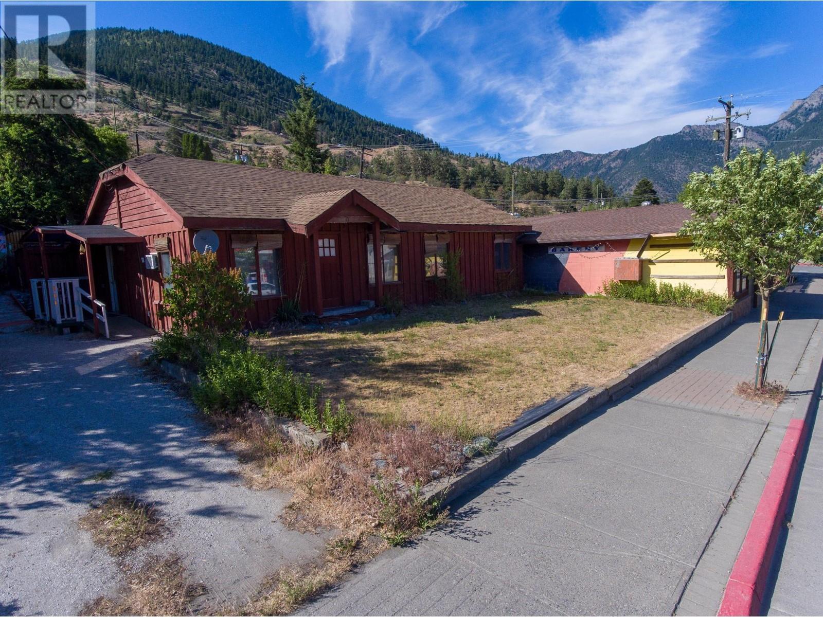 705 Main Street, Lillooet, British Columbia  V0K 1P0 - Photo 1 - 179395