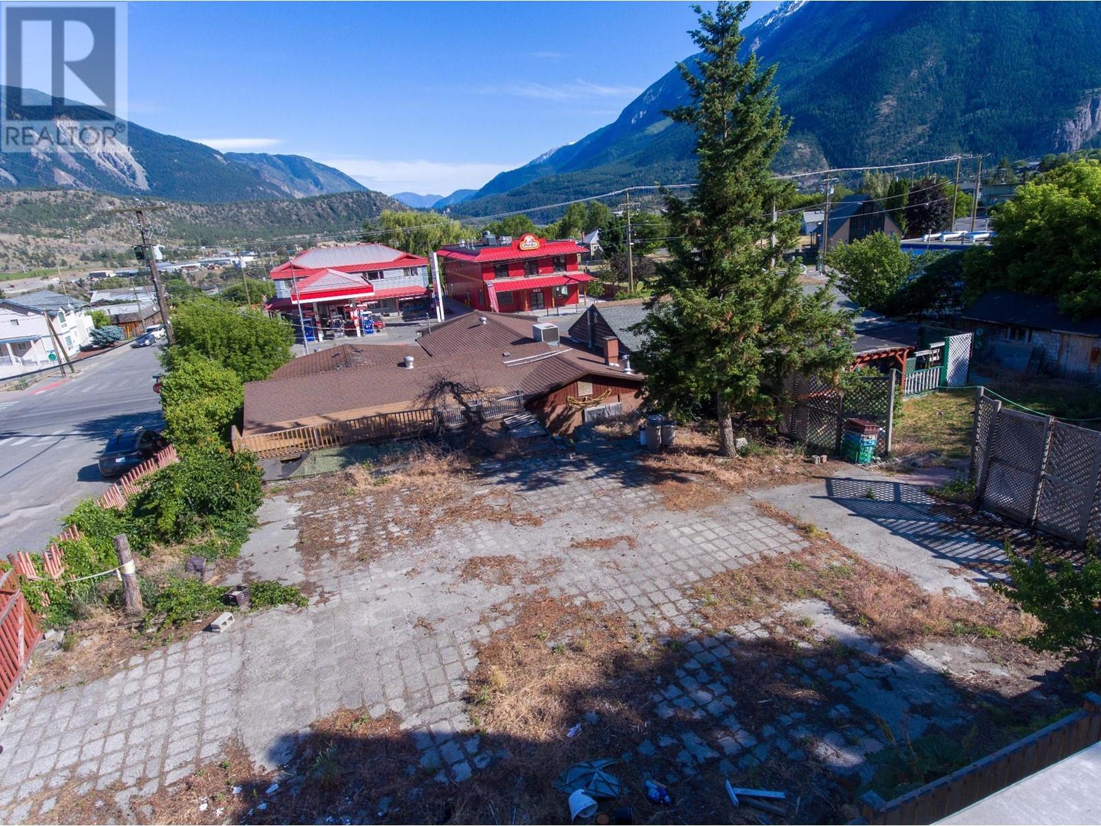 705 Main Street, Lillooet, British Columbia  V0K 1P0 - Photo 38 - 179395