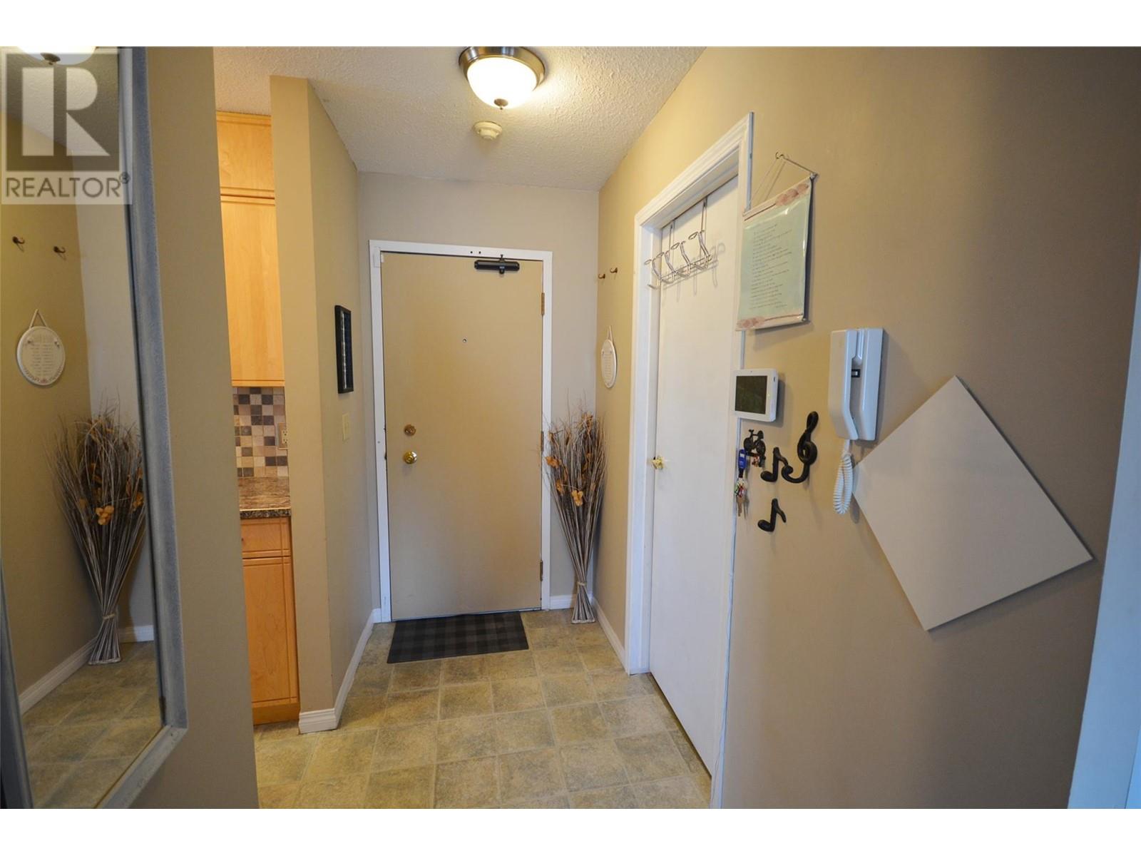 150 Skaha Place Unit# 412, Penticton, British Columbia  V2A 7K1 - Photo 2 - 10317729