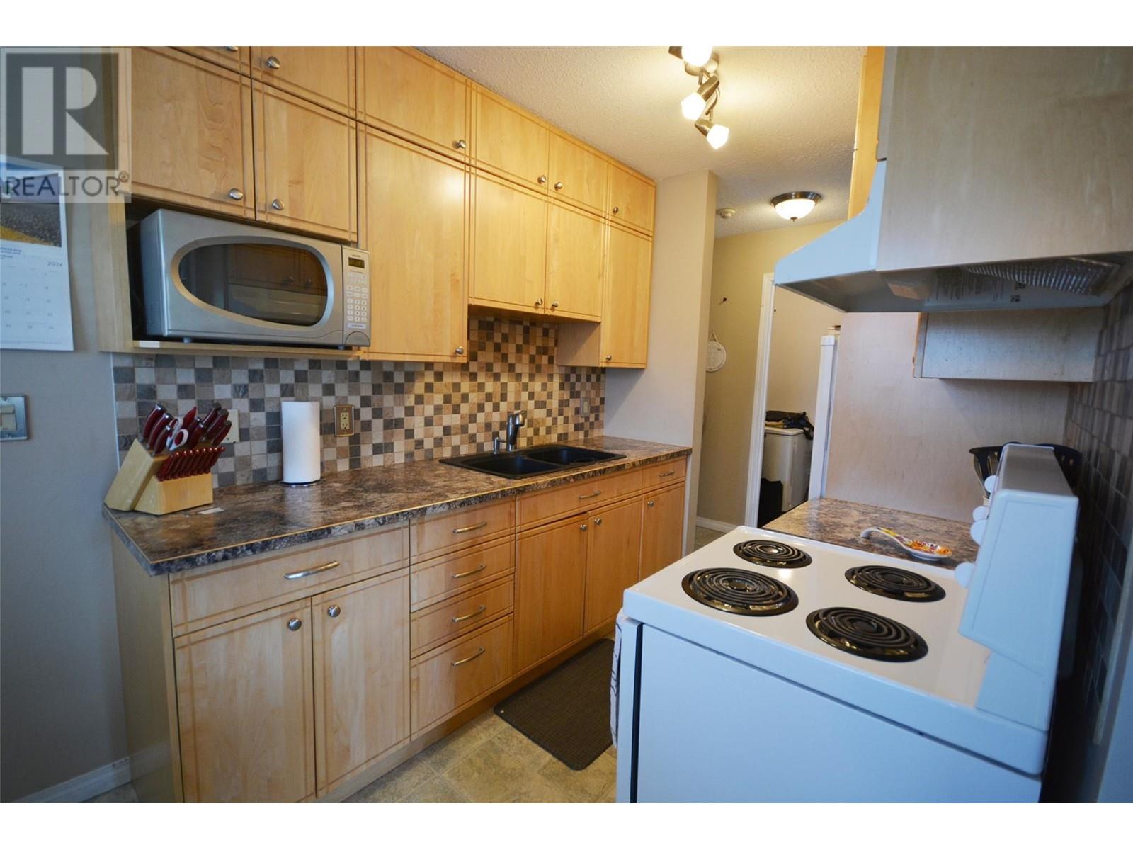 150 Skaha Place Unit# 412, Penticton, British Columbia  V2A 7K1 - Photo 3 - 10317729