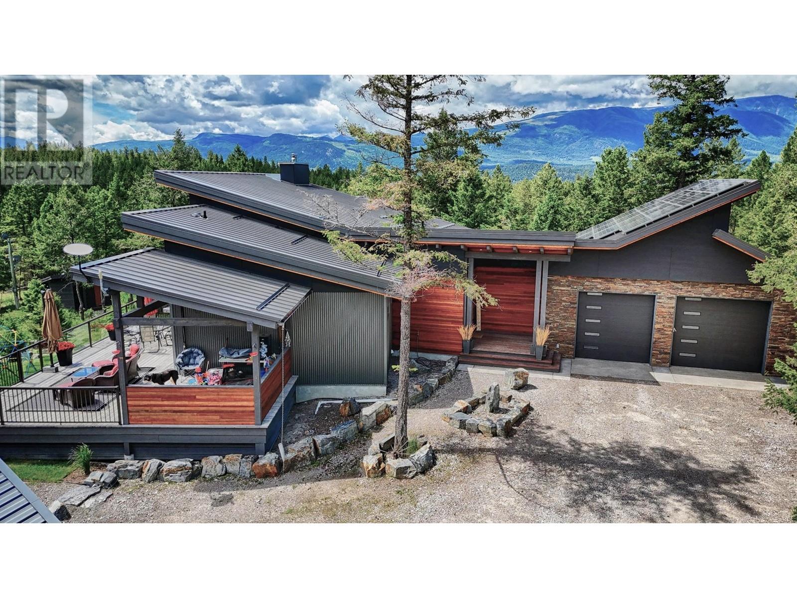 2160 Kootenay 3 Road, Windermere, British Columbia  V0B 2L1 - Photo 1 - 2477937