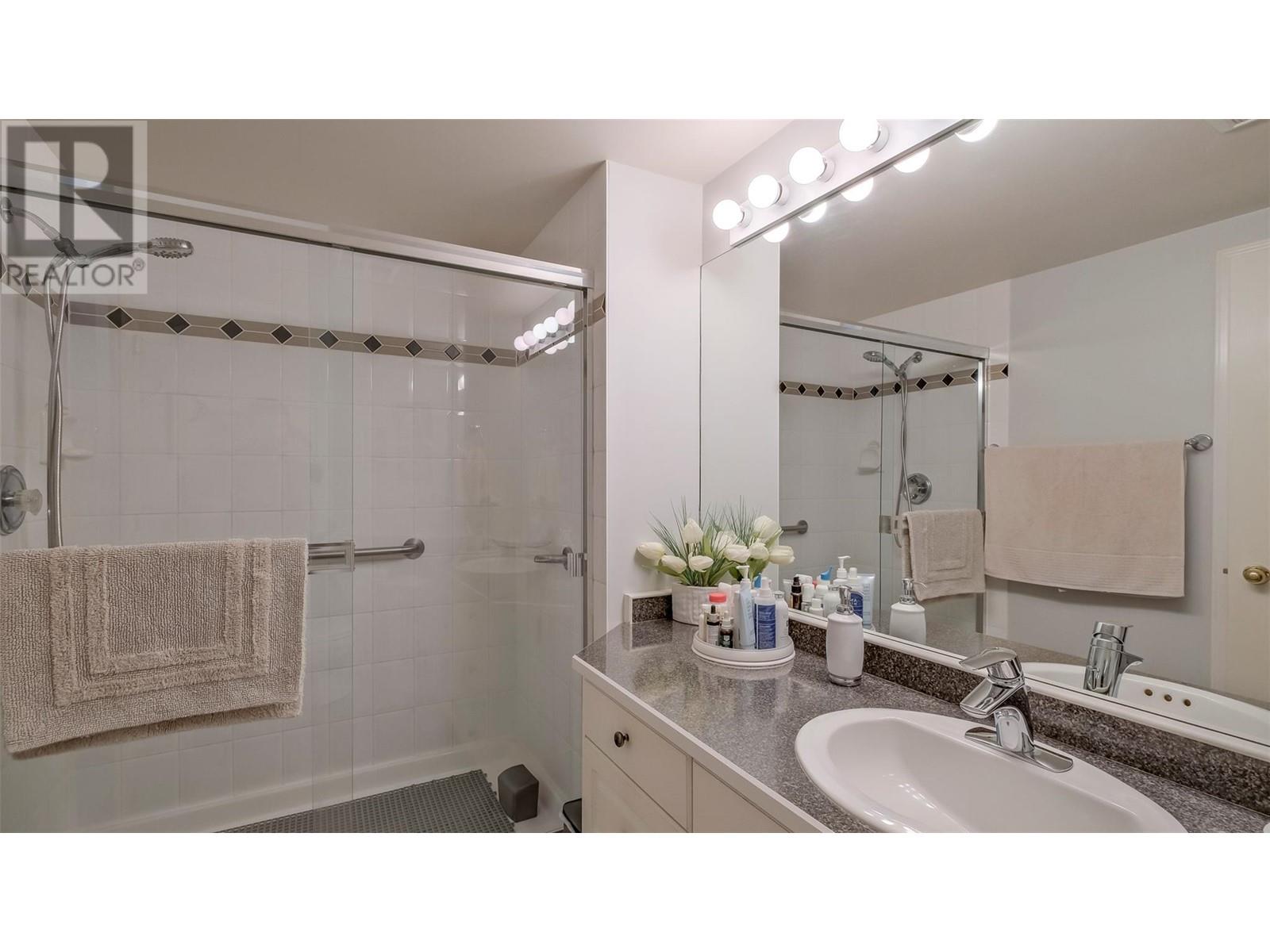 254 Scott Avenue Unit# 202, Penticton, British Columbia  V2A 2J5 - Photo 8 - 10317985