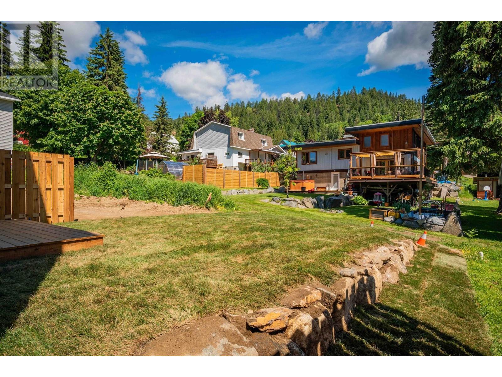 1554 Cook Avenue, Rossland, British Columbia  V0G 1Y0 - Photo 45 - 2477993