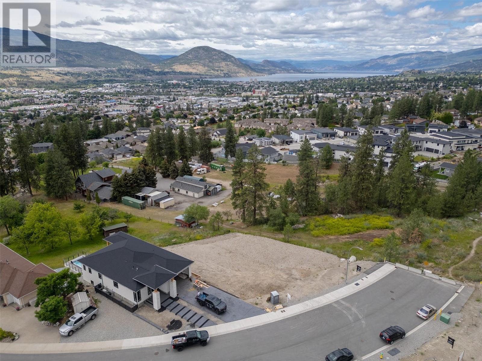 2831 Evergreen Drive, Penticton, British Columbia  V2A 7T1 - Photo 3 - 10318140