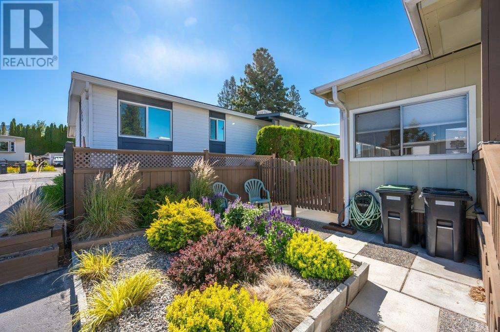 98 Okanagan Avenue Unit# 74, Penticton, British Columbia  V2A 3J5 - Photo 2 - 10318159