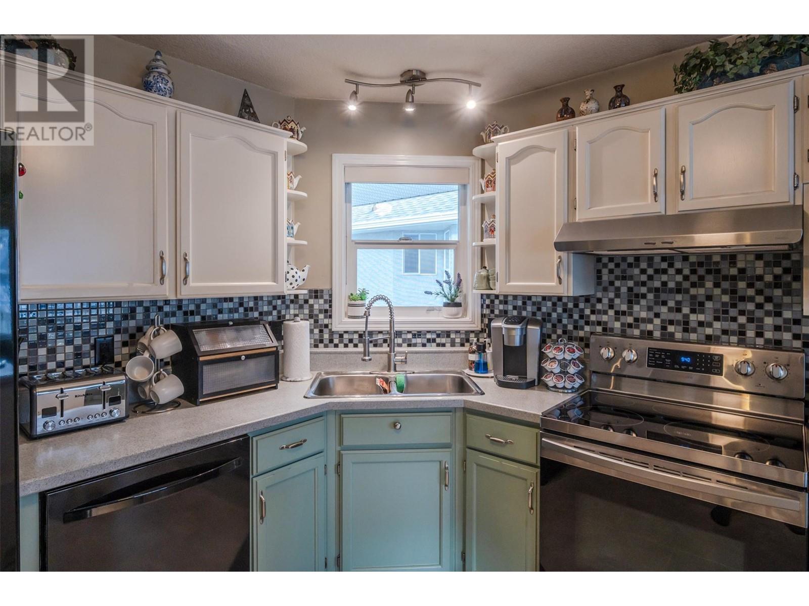 62 Dauphin Avenue Unit# 205, Penticton, British Columbia  V2A 6V8 - Photo 4 - 10318258