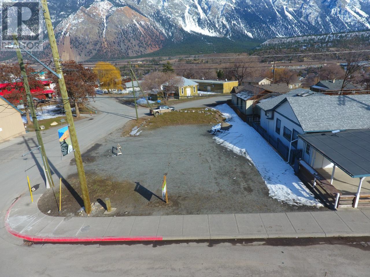 818 Main Street, Lillooet, British Columbia  V0K 1V0 - Photo 1 - 177108