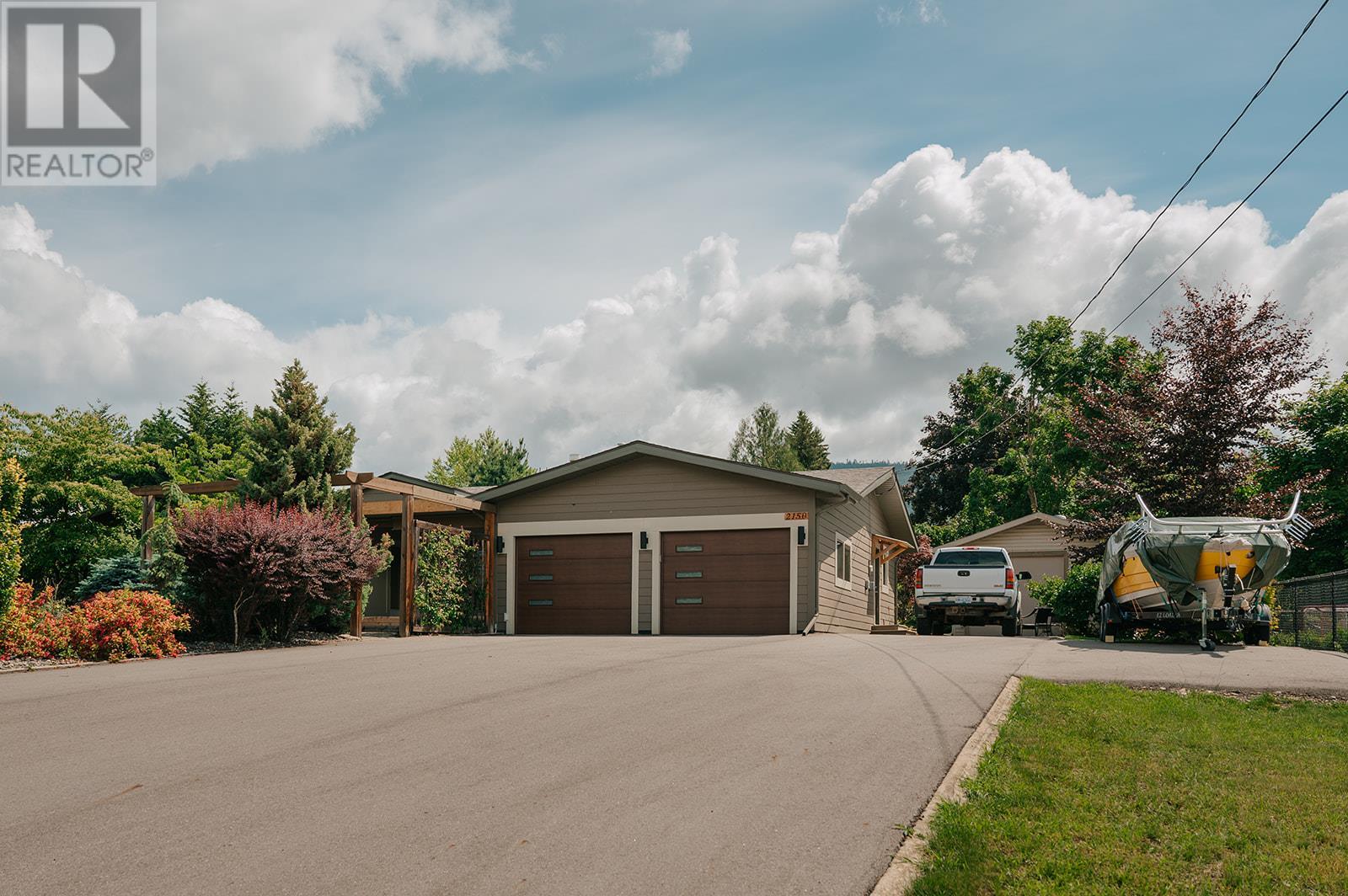 2150 28 Street Ne, Salmon Arm, British Columbia  V1E 3E1 - Photo 1 - 10318377